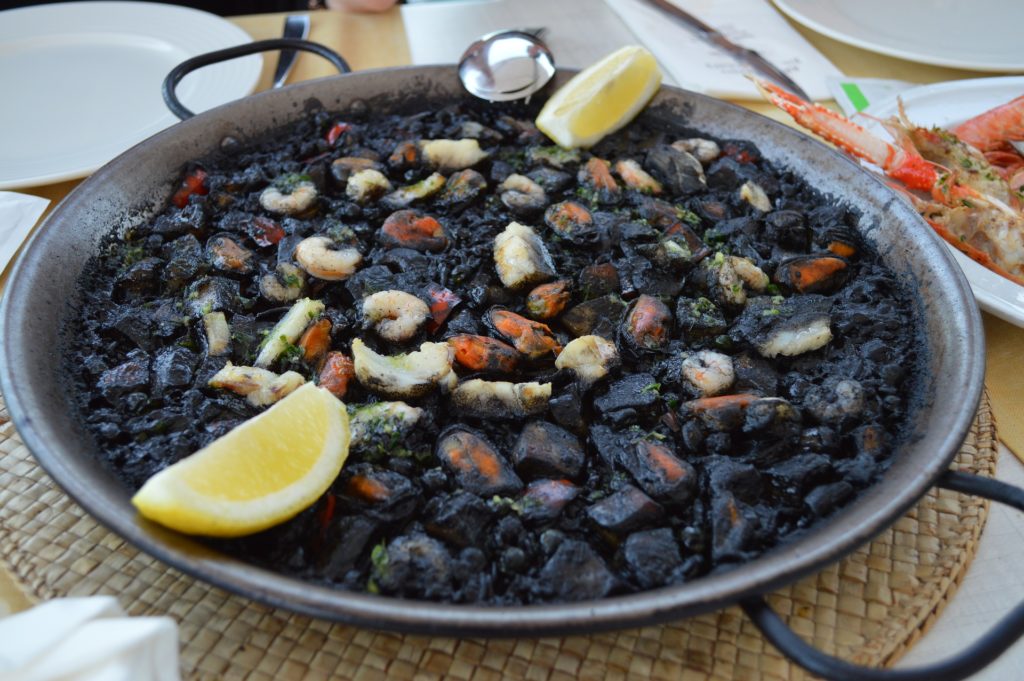 Arroz negro kuchyně kanárských ostrovů